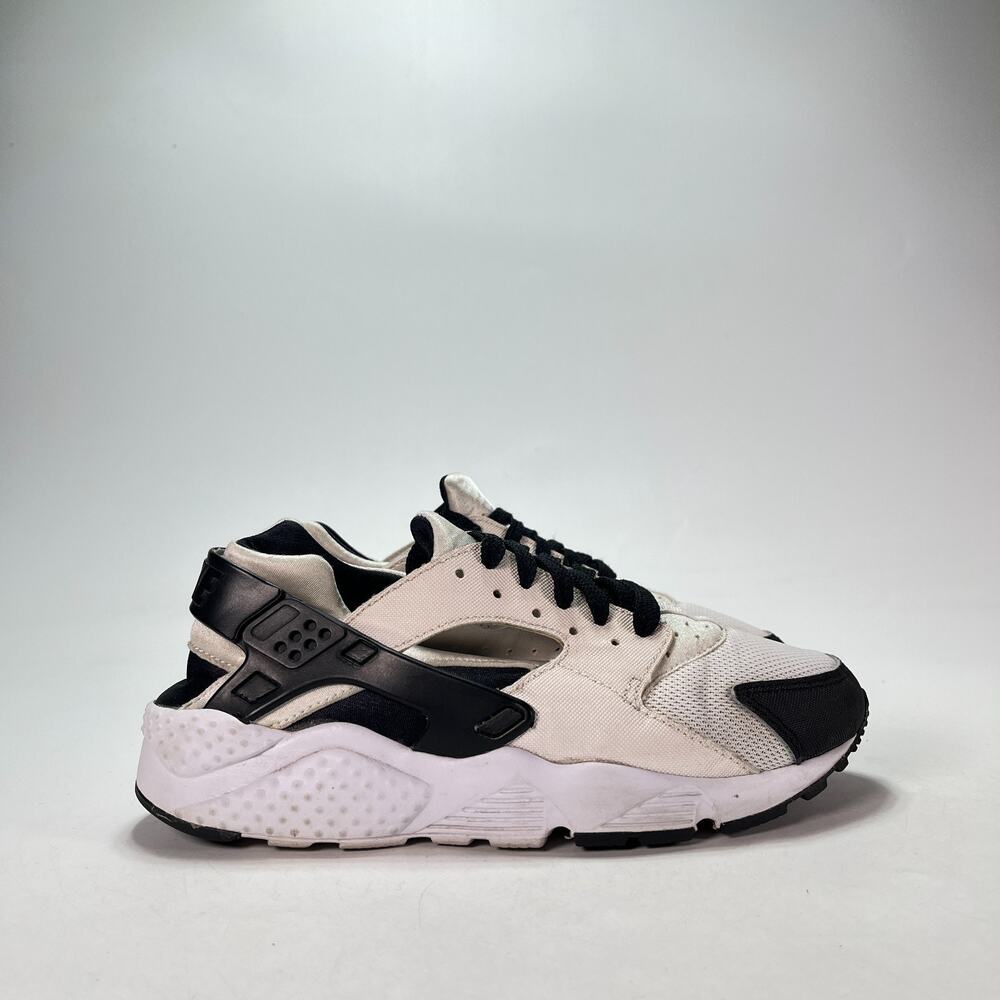 Nike Air Huarache White Black Casual Lifestyle Sneakers 654275-103 Youth Size 7Y